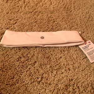 Lululemon fly away tamer headband